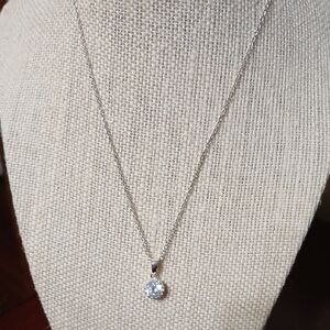 Elegant Silver Pendant Necklace